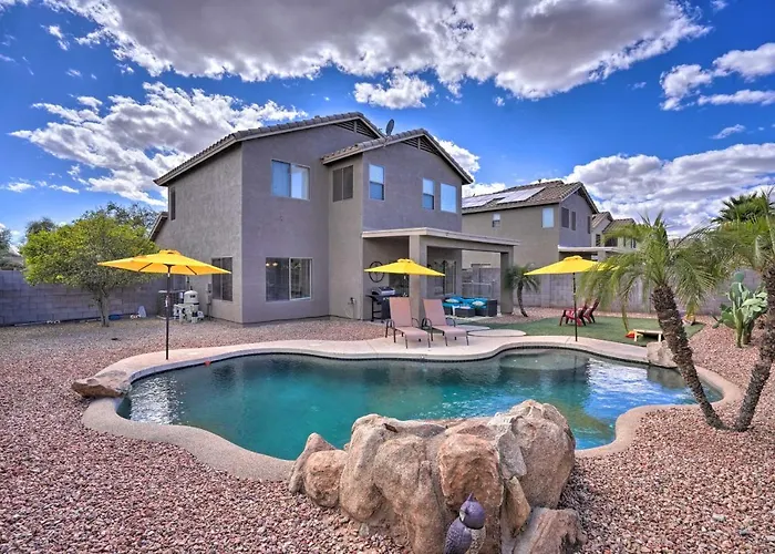 Holiday home Family With Private Pool And Yard! Surprise