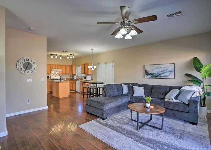 Holiday home Family With Private Pool And Yard!