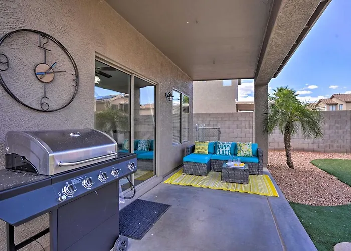 Holiday home Family With Private Pool And Yard!
