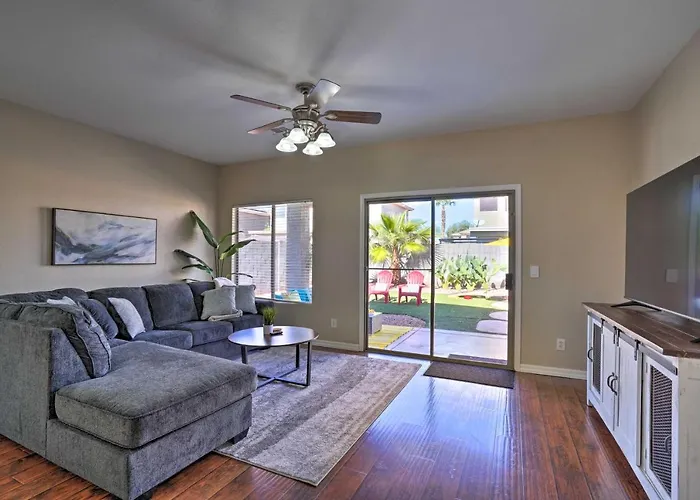Holiday home Family With Private Pool And Yard! Surprise