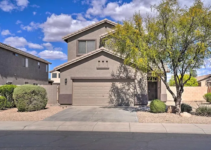 Family With Private Pool And Yard! Surprise